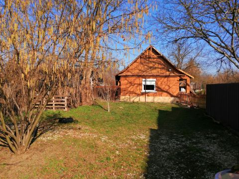 Eladó Ház 2214 Pánd Pánd központjában, FELÚJÍTOTT két szobás ház eladó