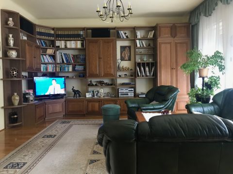 Eladó Ház 2000 Szentendre A Bükkös pataknál, 3 szintes, 185 nm-es ikerház!