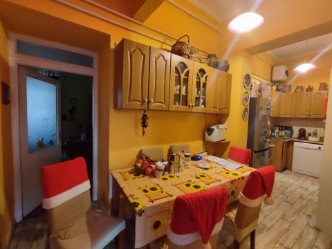 Eladó Lakás 6000 Kecskemét , Belváros, kiskörúton belül
