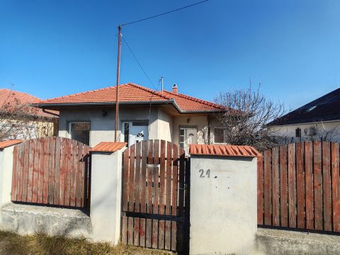 Eladó Ház 2337 Délegyháza 