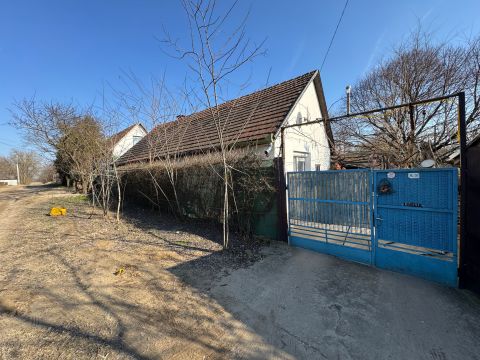 Eladó Ház 6000 Kecskemét , Jó állapotú 2 szobás tanya vendégházzal a Tesco-tól 2 percre