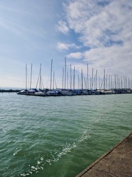 Eladó Lakás 8226 Alsóörs , Balatontól 100méterre, újépítésű, erkélyes luxus lakás!