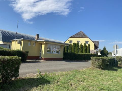 Eladó Ipari 7700 Mohács 