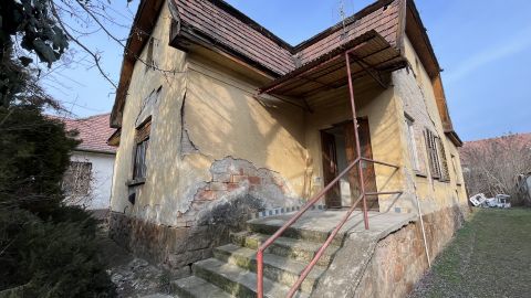 Eladó Ház 2112 Veresegyház , vasútállomás