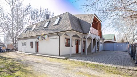Eladó Ház 8600 Siófok , Fő közlekedési úthoz közel
