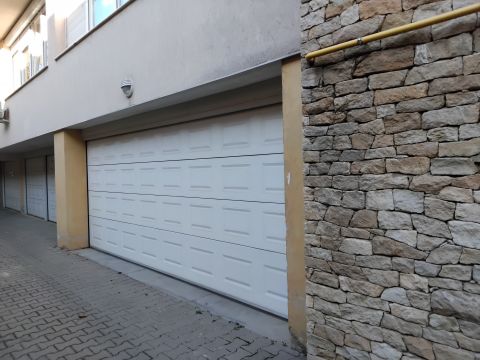Kiadó Parkoló 7624 Pécs 