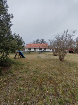 Eladó Ház 2713 Csemő , 2713 Csemő Pesti út