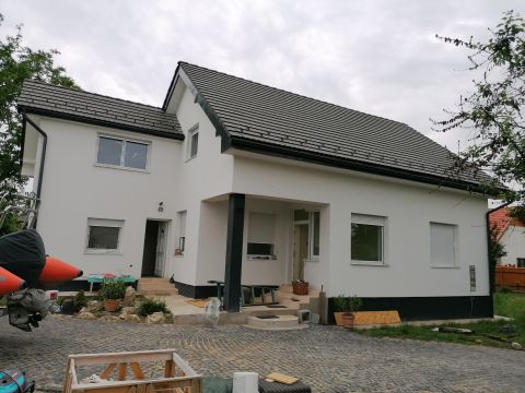 Kiadó Lakás 2060 Bicske Szent István