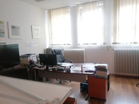 Eladó Ipari 1037 Budapest 3. kerület Kiváló lehetőség - Bécsi úttól 600m-re telephely eladó