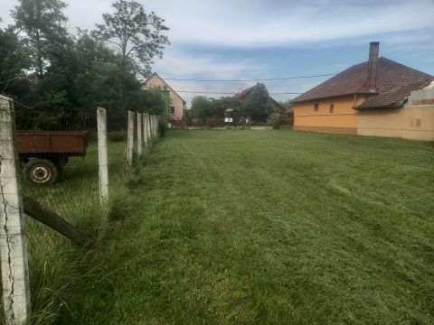 Eladó Telek 2365 Inárcs , Inárcson 2392m2 lakóövezeti telek.