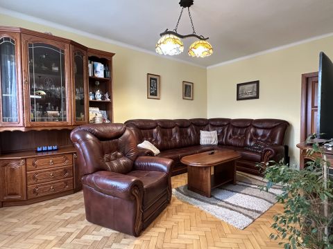 Eladó Lakás 8000 Székesfehérvár 