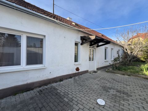 Eladó Ház 8200 Veszprém 