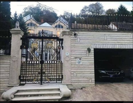 Eladó Ház 2092 Budakeszi Eladó villaépület Budakeszin