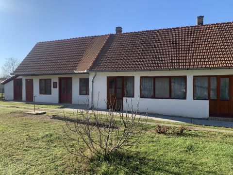 Eladó Ház 7130 Tolna városközpontban