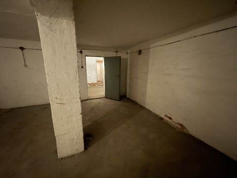 Eladó Tároló/Raktár 9700 Szombathely , Kisfaludy S.u.6-8
