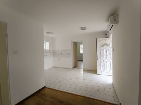 Eladó Ház 2764 Tápióbicske , Tápióbicskén központ közelében 1 szoba+ nappalis ház eladó
