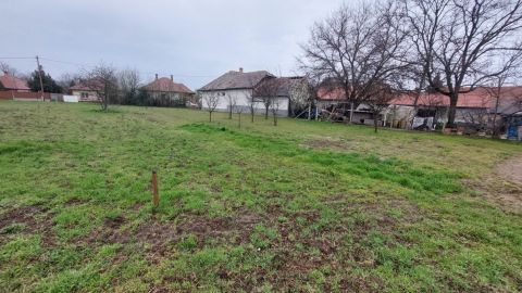 Eladó Telek 2760 Nagykáta , Csendes utcában