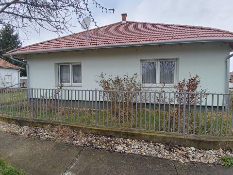 Eladó Ház 8649 Balatonberény 
