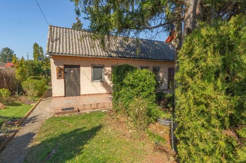 Eladó Ház 2481 Velence , 2481 Velence, Csendes, zöld