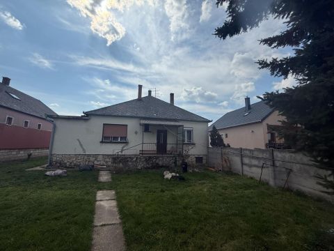Eladó Ház 9241 Jánossomorja , Kertész utca közelében