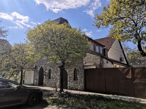 Eladó Üzlethelyiség 4400 Nyíregyháza , Búza tér közelében, lakhatási, üzleti célra is ideális