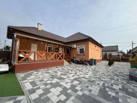 Eladó Ház 2220 Vecsés 