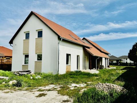 Eladó Ház 2337 Délegyháza 