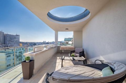 Eladó Lakás 1132 Budapest 13. kerület , ***PENTHOUSE JELLEGŰ PANORÁMÁS LAKÁS A RÓMAI -KERTBEN***
