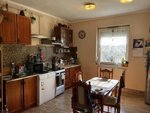 Eladó Ház 8100 Várpalota Eladó családi ház - Várpalota!