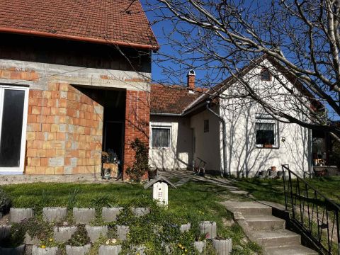 Eladó Ház 8100 Várpalota , Eladó családi ház - Várpalota!