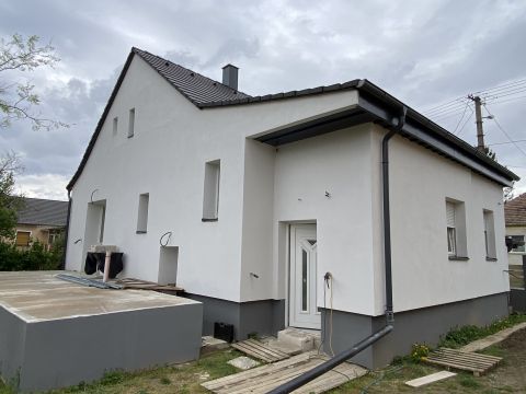 Eladó Ház 9463 Sopronhorpács Széchenyi-kastélytól 10 perc sétára, 1,439 m2-es telken, kétszintes családiház eladó!