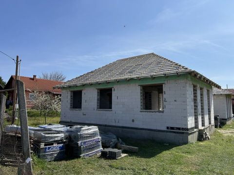 Eladó Ház 2371 Dabas Dabas-Sári Új Építésű Ikerház első lakása