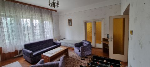 Eladó Ház 6100 Kiskunfélegyháza , Sok lehetőséget rejtő ház a Petőfi városban