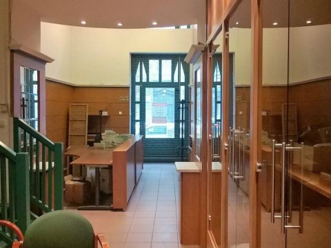 Kiadó Üzlethelyiség 1123 Budapest 12. kerület , Utcafronti üzlethelyiség Bel-Budán, a Kék Golyó utcában