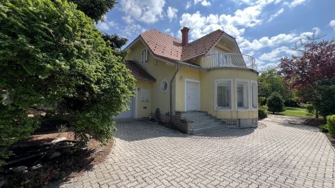 Eladó Ház 8229 Csopak , Partközeli ház Csopakon