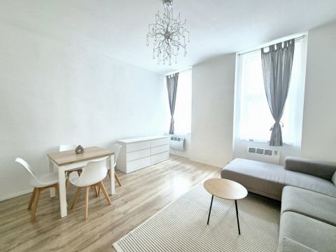 Kiadó Lakás 1074 Budapest 7. kerület , Almássy térnél FELÚJÍTOTT, 2 szobás, BÚTOROZOTT lakás kiadó