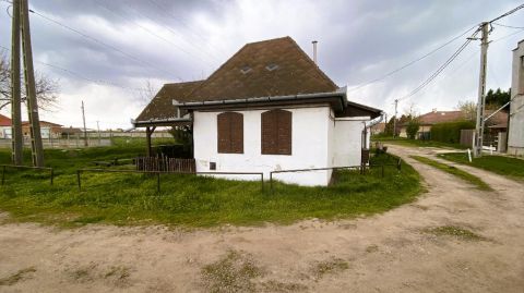 Eladó Üzlethelyiség 5420 Túrkeve , 5420 Túrkeve, Külváros