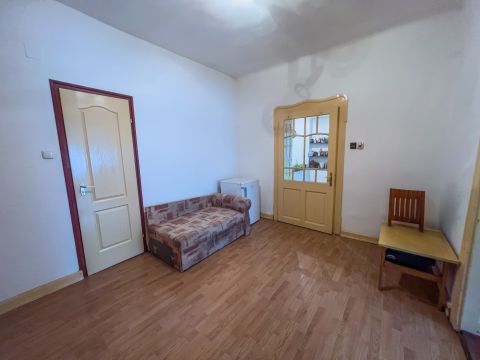 Eladó Ház 2700 Cegléd , Cegléden CVSE pálya közelében 2 szobás ház eladó