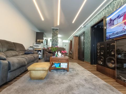 Eladó Lakás 2750 Nagykőrös , parkos környezetben FULL felújított  modern lakás