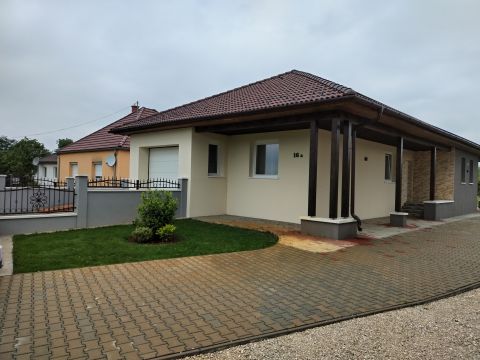 Eladó Ház 9098 Pér Mezőörs, Mindszentpuszta