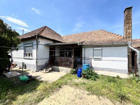 Eladó Ház 2364 Ócsa , FELÚJÍTANDÓ CSALÁDI HÁZ!