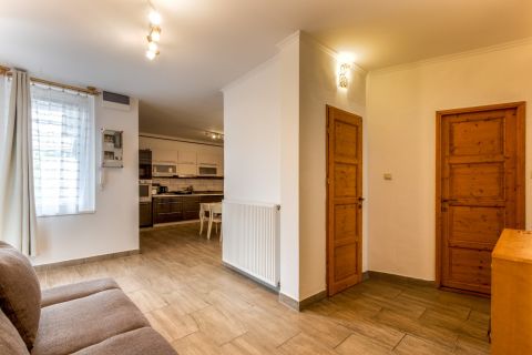 Eladó Lakás 1082 Budapest 8. kerület , Horváth MIhály Térnél a Corvin Negyedben 4 szobás lakás!