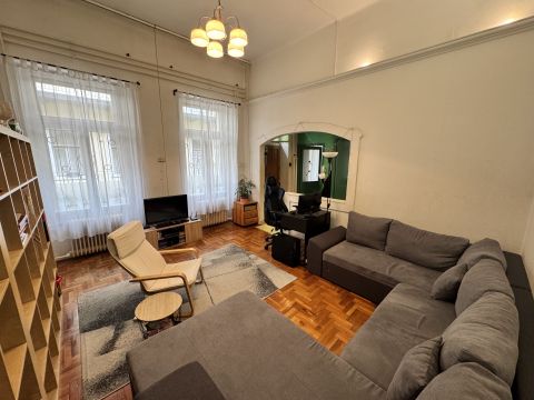 Eladó Lakás 1064 Budapest 6. kerület , Remek elosztású lakás az Izabella utcában