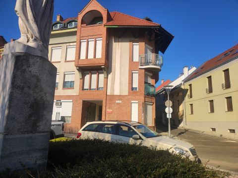 Kiadó Lakás 7621 Pécs 