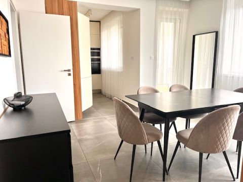 Kiadó Lakás 7627 Pécs 