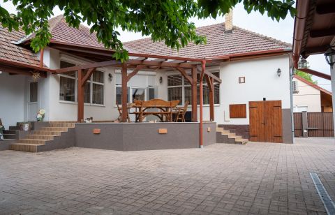Eladó Ház 2737 Ceglédbercel , Szép utca