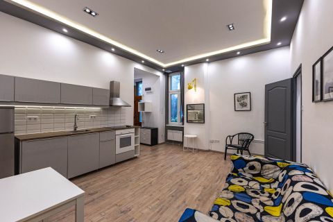 Eladó Lakás 1068 Budapest 6. kerület KIVÁLÓ 2 SZOBÁS LAKÁS, ANDRÁSSY-HŐSÖK TERE KÖZT!!