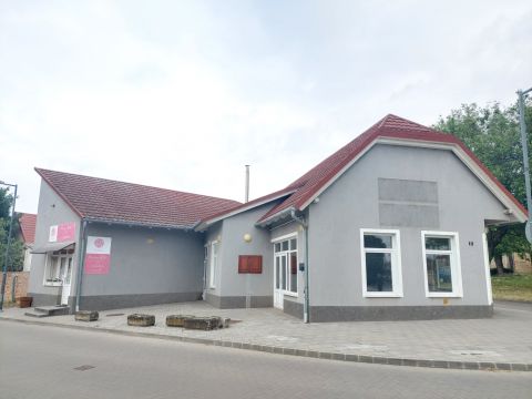 Eladó Ház 7030 Paks , Vállalkozók figyelem!
