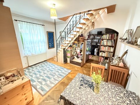 Eladó Ház 1192 Budapest 19. kerület Wekerletelep, nappali + 4 hálószoba, kert és saját garázs