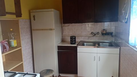 Eladó Ház 2461 Tárnok , Központ közeli, felújítandó ház  